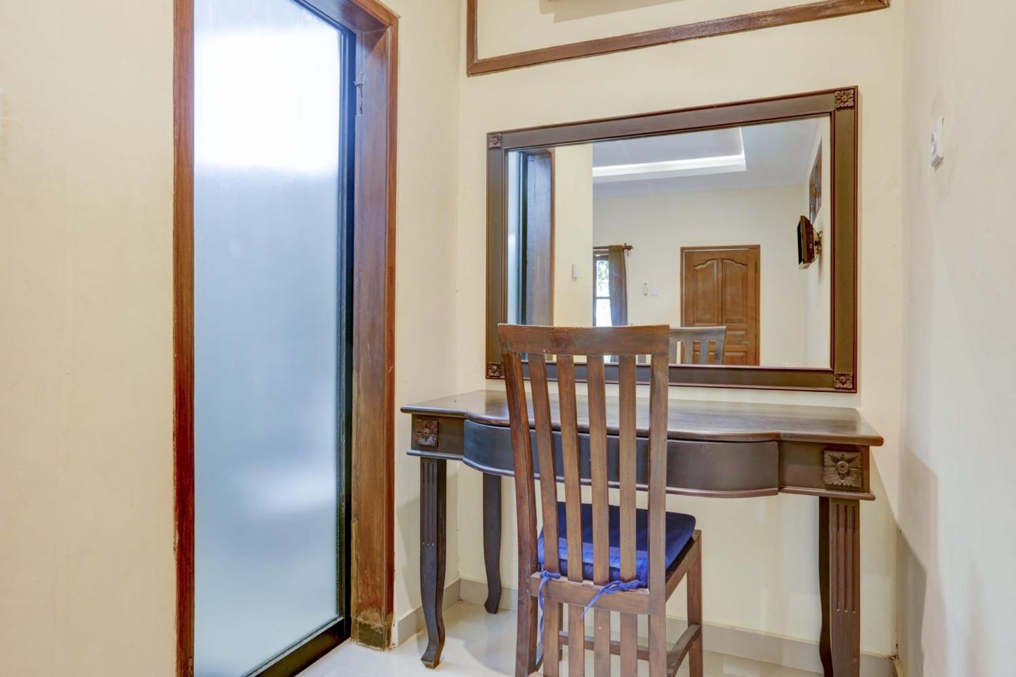 Oyo 1762 Hotel Astiti Graha Tanah Lot Екстер'єр фото
