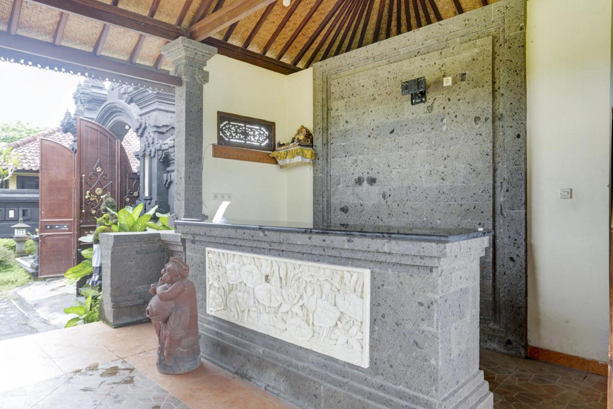 Oyo 1762 Hotel Astiti Graha Tanah Lot Екстер'єр фото